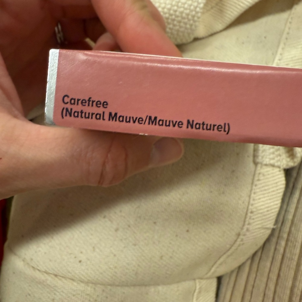 It cosmetics Bye Bye Pores blush - Picture 3 of 3